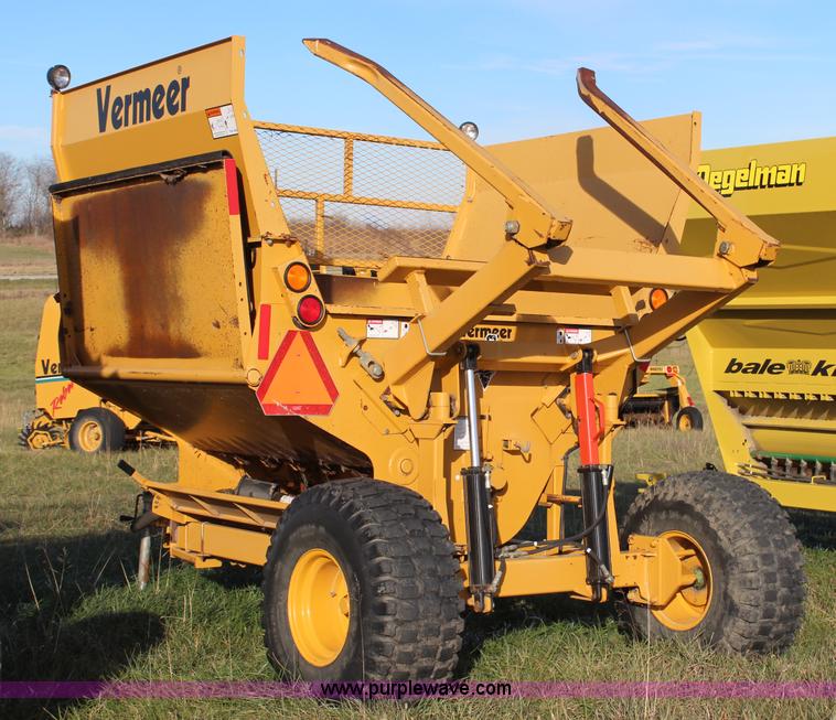 image for item H7929 Vermeer BP7000 bale processor