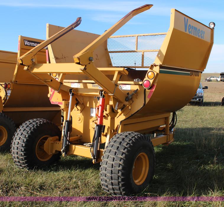 image for item H7929 Vermeer BP7000 bale processor