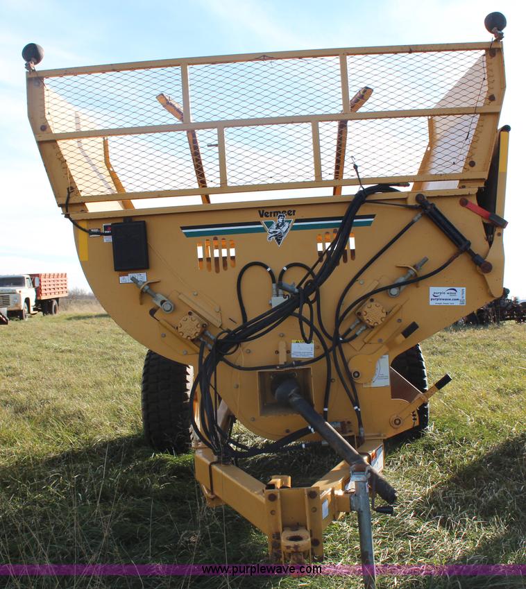 image for item H7929 Vermeer BP7000 bale processor