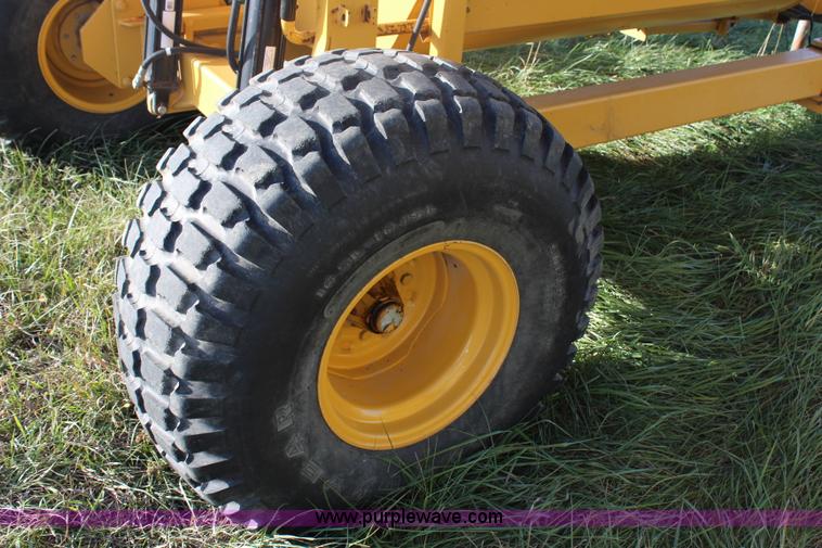 image for item H7929 Vermeer BP7000 bale processor