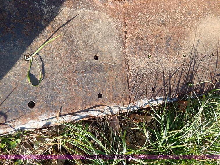 image for item H9509 International Farmall 966 tractor