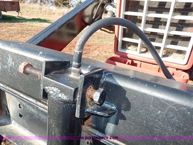 image for item H9509 International Farmall 966 tractor