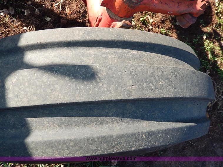 image for item H9509 International Farmall 966 tractor