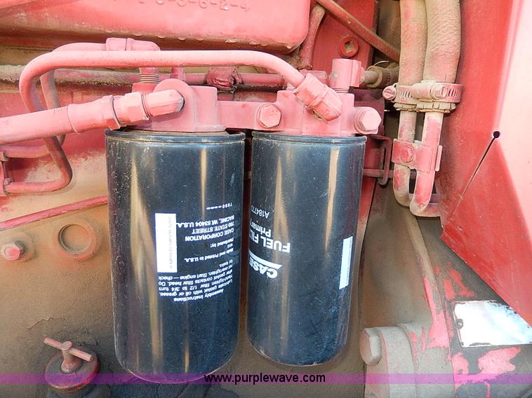 image for item H9509 International Farmall 966 tractor