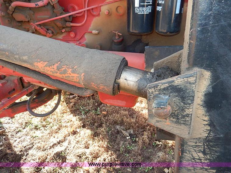 image for item H9509 International Farmall 966 tractor