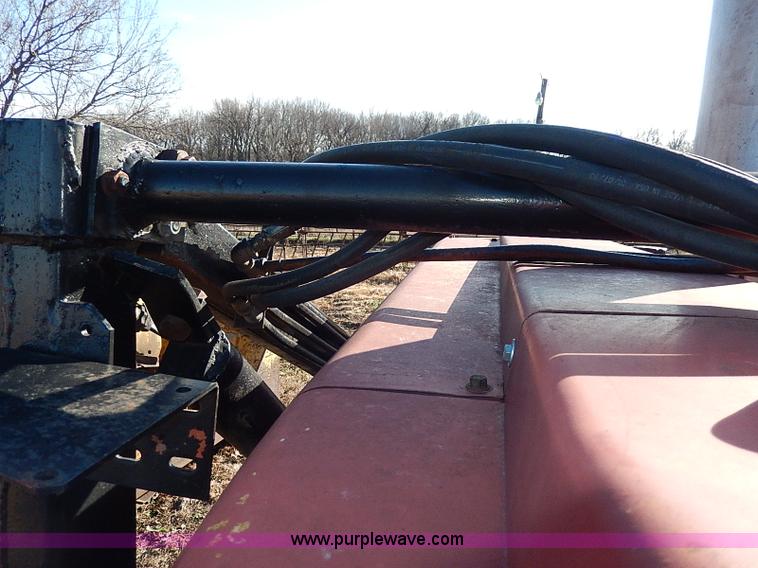 image for item H9509 International Farmall 966 tractor