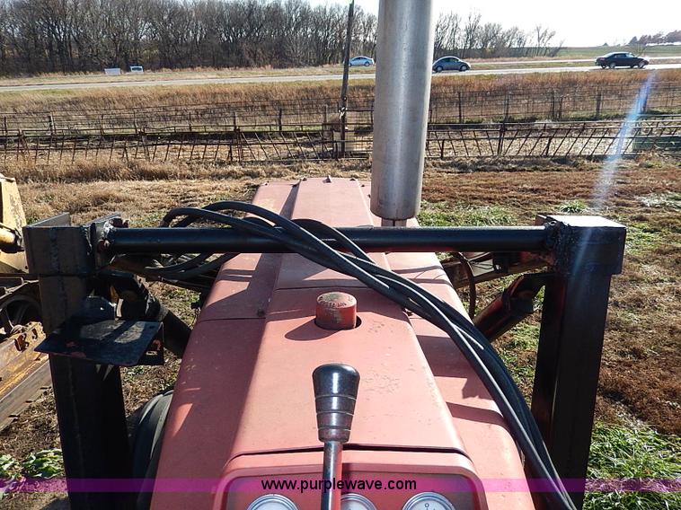 image for item H9509 International Farmall 966 tractor