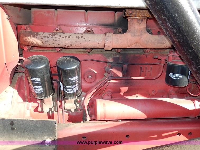 image for item H9509 International Farmall 966 tractor