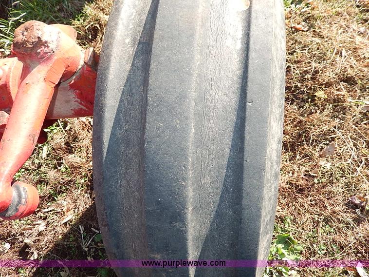 image for item H9509 International Farmall 966 tractor