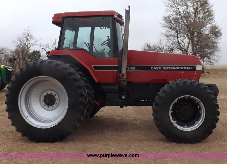 image for item I9246 1990 Case IH 7140 MFWD tractor