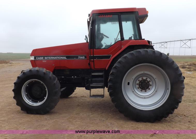 image for item I9246 1990 Case IH 7140 MFWD tractor