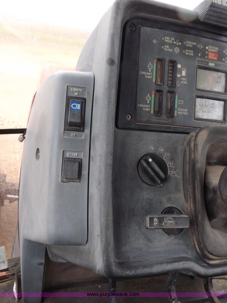 image for item I9246 1990 Case IH 7140 MFWD tractor