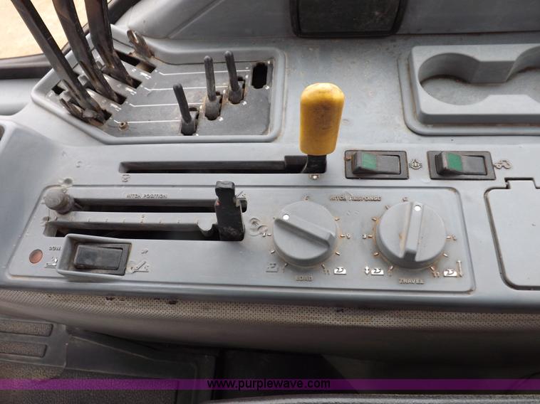 image for item I9246 1990 Case IH 7140 MFWD tractor