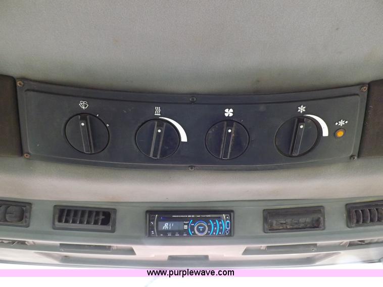 image for item I9246 1990 Case IH 7140 MFWD tractor