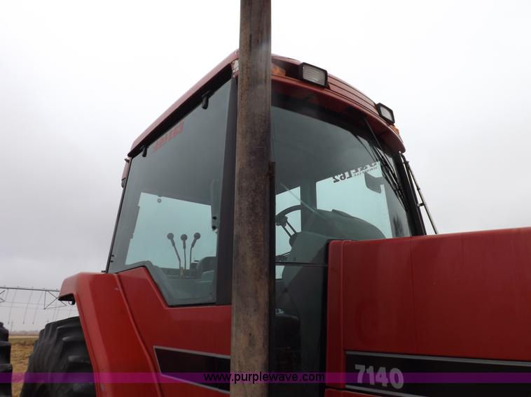 image for item I9246 1990 Case IH 7140 MFWD tractor