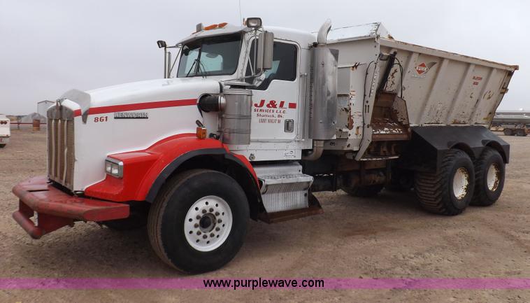 image for item I9248 1996 Kenworth T800 manure spreader truck