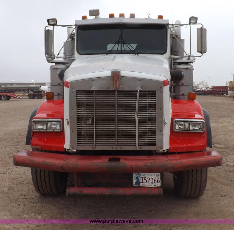 image for item I9248 1996 Kenworth T800 manure spreader truck