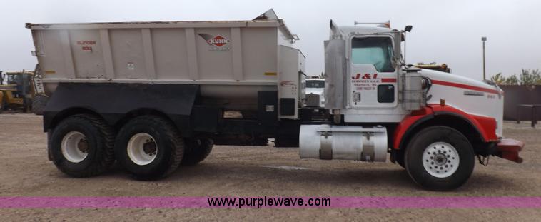 image for item I9248 1996 Kenworth T800 manure spreader truck