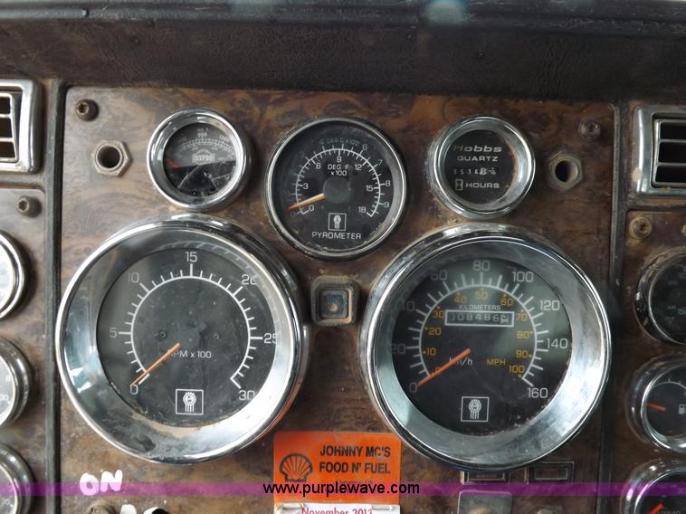 image for item I9248 1996 Kenworth T800 manure spreader truck