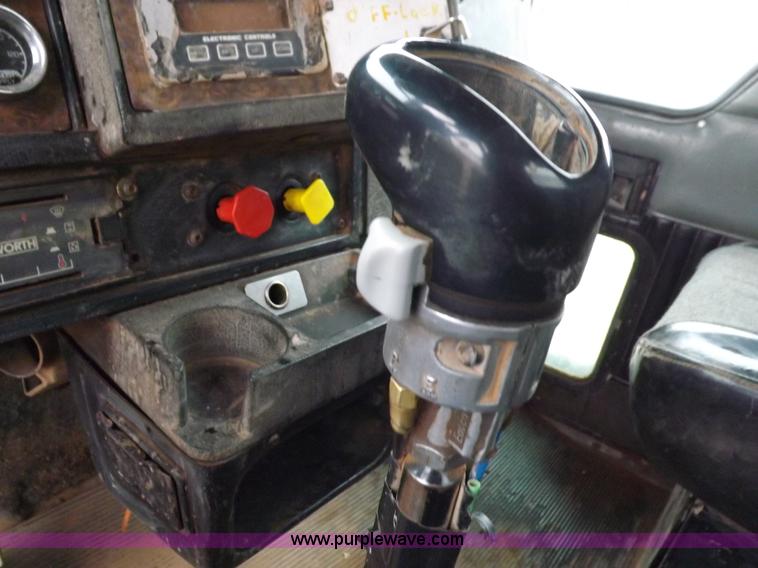 image for item I9248 1996 Kenworth T800 manure spreader truck