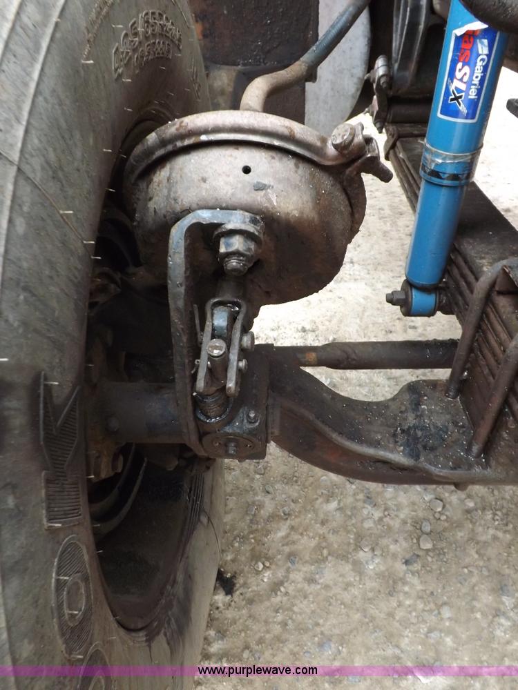 image for item I9248 1996 Kenworth T800 manure spreader truck