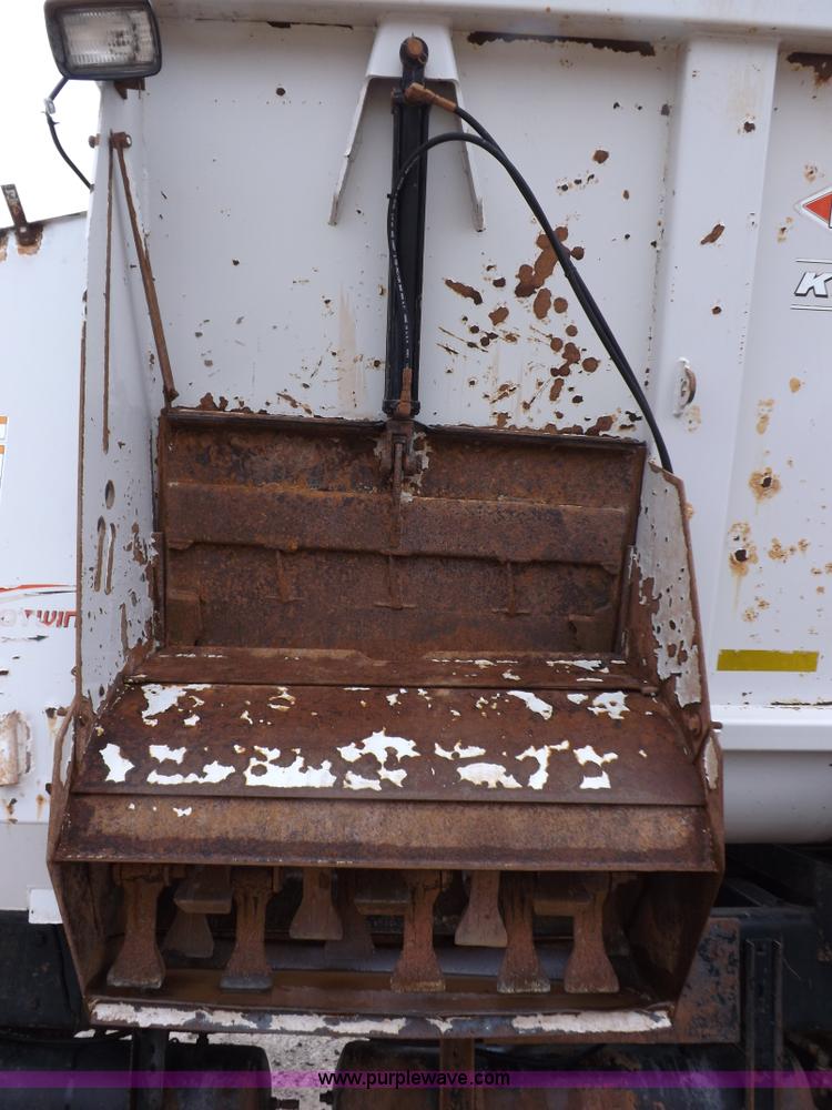 image for item I9248 1996 Kenworth T800 manure spreader truck