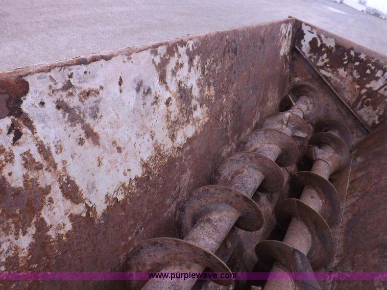 image for item I9248 1996 Kenworth T800 manure spreader truck