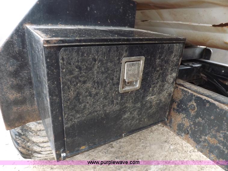 image for item I9248 1996 Kenworth T800 manure spreader truck