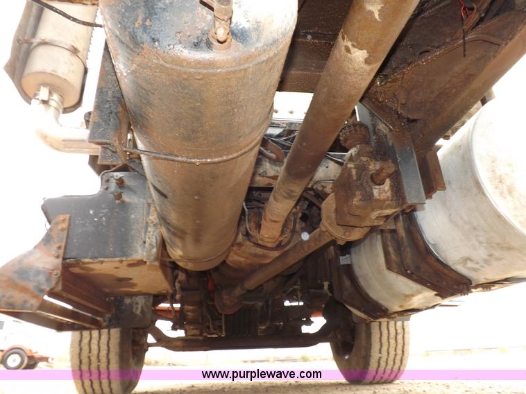 image for item I9248 1996 Kenworth T800 manure spreader truck