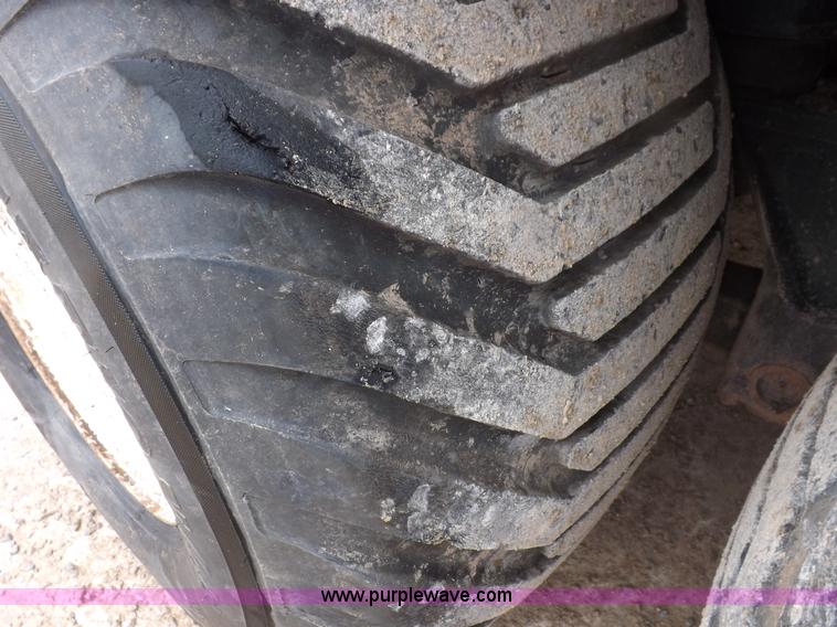 image for item I9248 1996 Kenworth T800 manure spreader truck