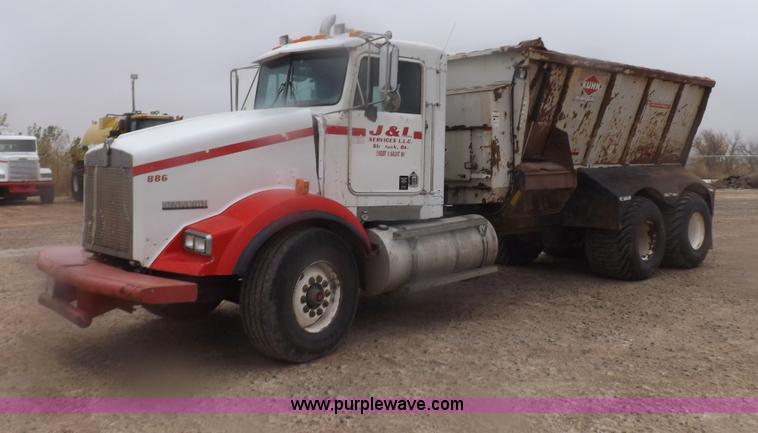 image for item I9249 1996 Kenworth T800B manure spreader truck