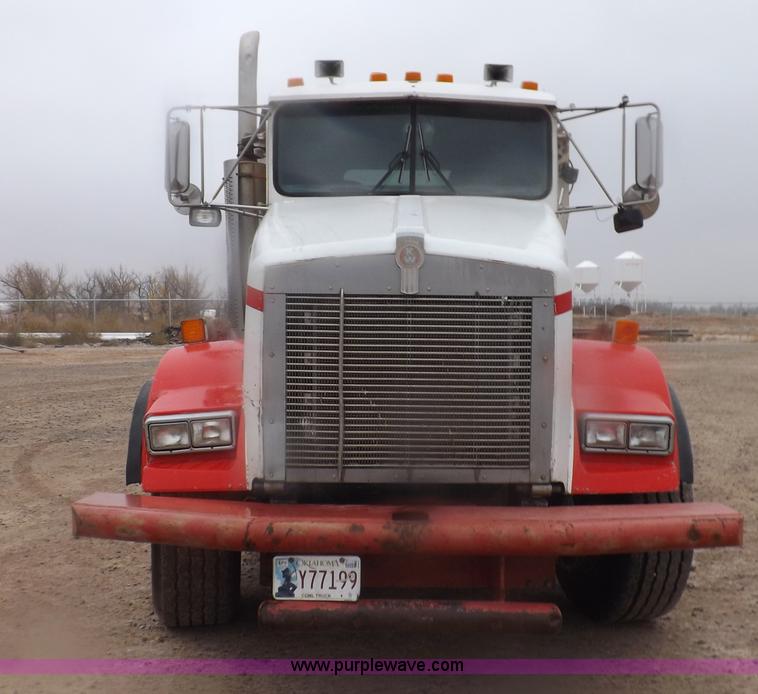 image for item I9249 1996 Kenworth T800B manure spreader truck