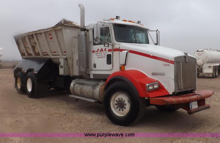 image for item I9249 1996 Kenworth T800B manure spreader truck