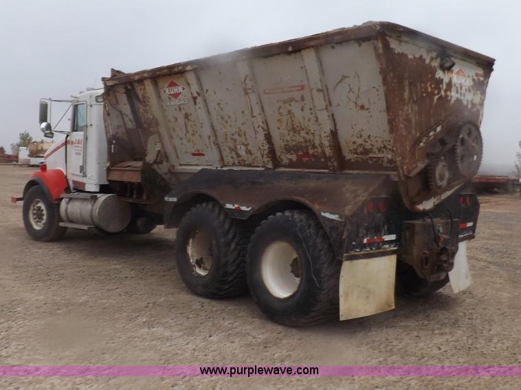image for item I9249 1996 Kenworth T800B manure spreader truck