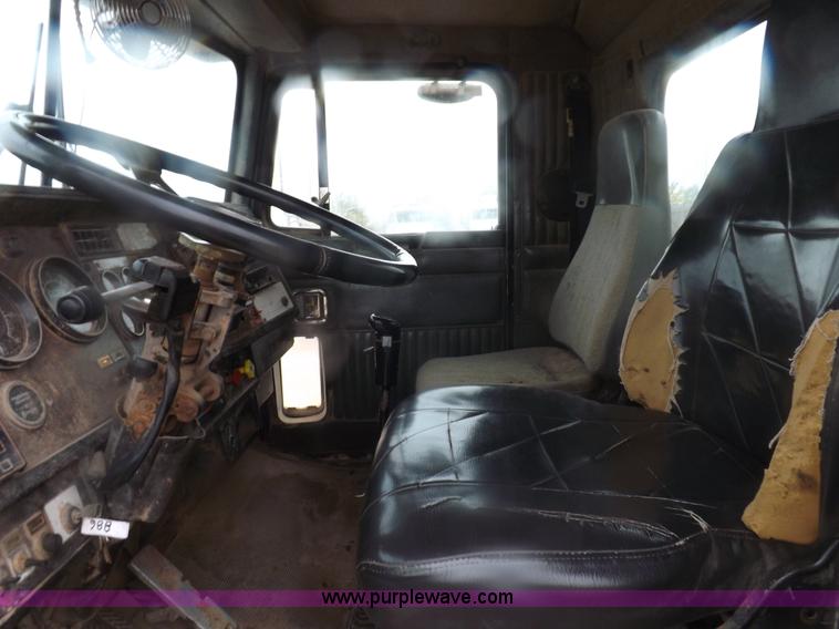 image for item I9249 1996 Kenworth T800B manure spreader truck