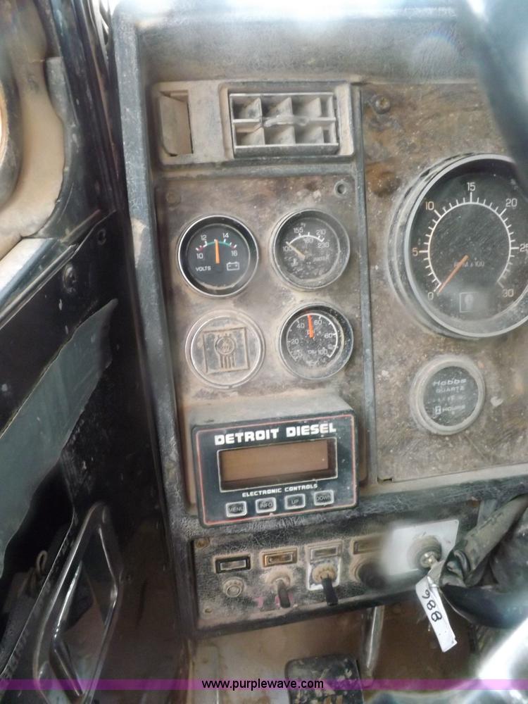 image for item I9249 1996 Kenworth T800B manure spreader truck