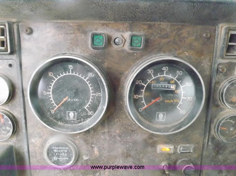 image for item I9249 1996 Kenworth T800B manure spreader truck