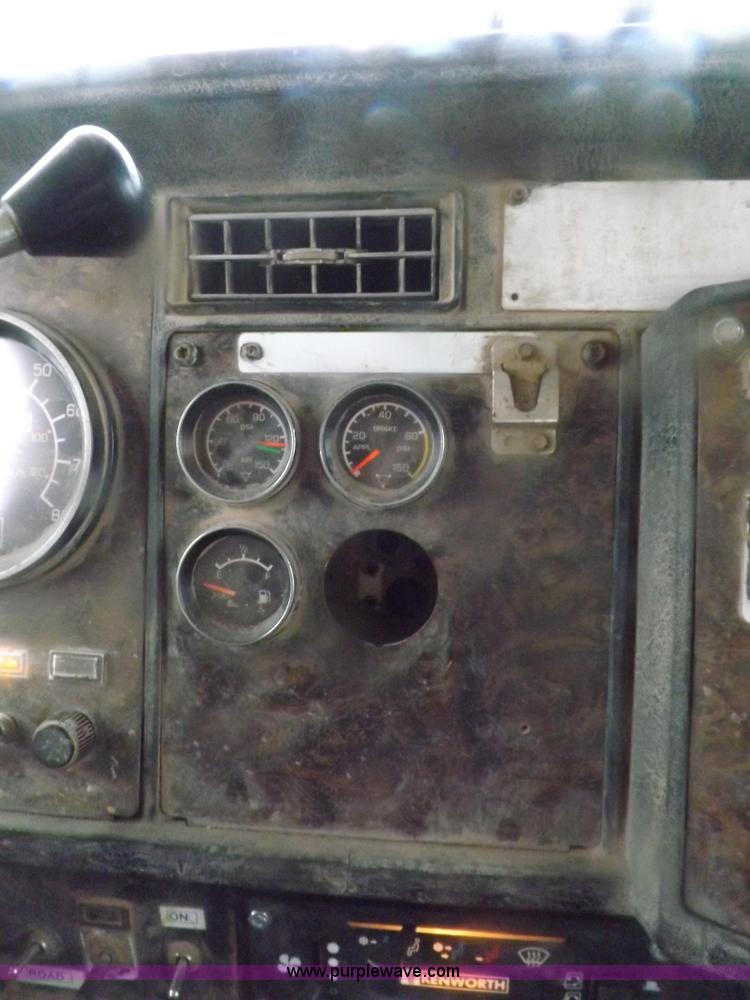 image for item I9249 1996 Kenworth T800B manure spreader truck