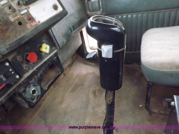 image for item I9249 1996 Kenworth T800B manure spreader truck