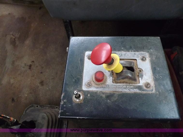 image for item I9249 1996 Kenworth T800B manure spreader truck