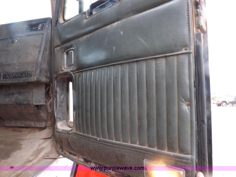 image for item I9249 1996 Kenworth T800B manure spreader truck