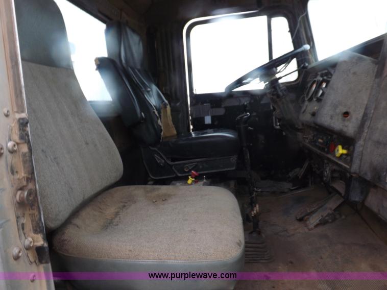 image for item I9249 1996 Kenworth T800B manure spreader truck