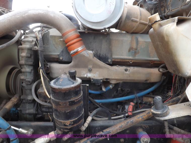 image for item I9249 1996 Kenworth T800B manure spreader truck