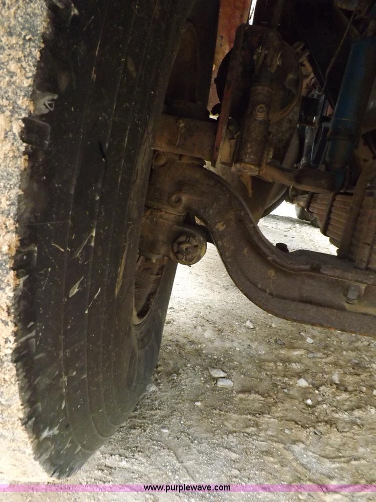 image for item I9249 1996 Kenworth T800B manure spreader truck