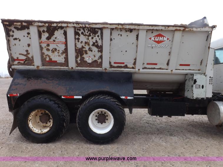 image for item I9249 1996 Kenworth T800B manure spreader truck