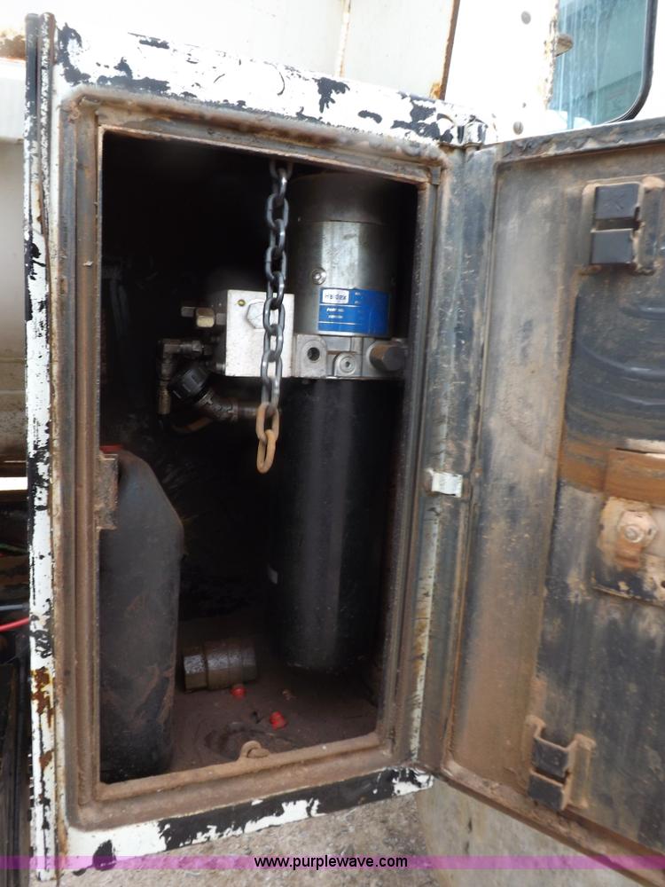 image for item I9249 1996 Kenworth T800B manure spreader truck