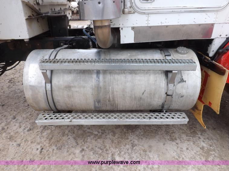 image for item I9249 1996 Kenworth T800B manure spreader truck