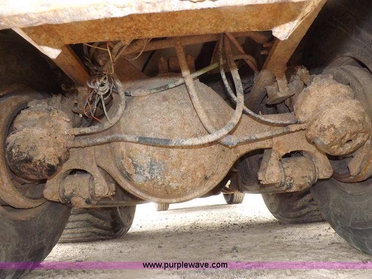 image for item I9249 1996 Kenworth T800B manure spreader truck