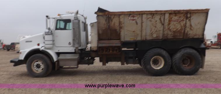 image for item I9250 1992 Kenworth T800 manure spreader truck