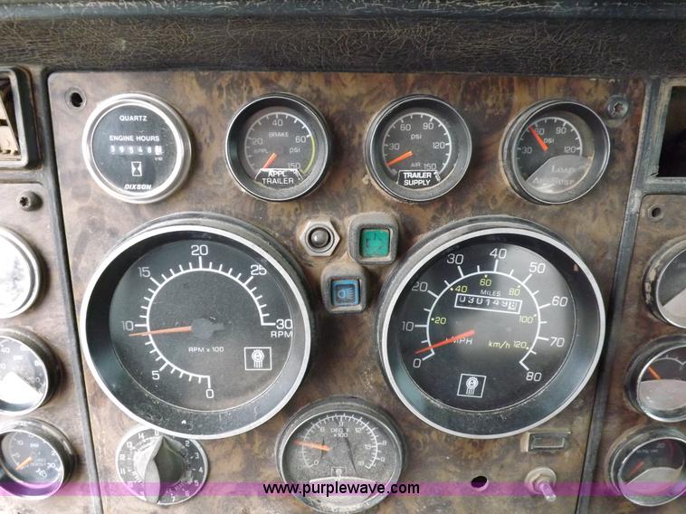 image for item I9250 1992 Kenworth T800 manure spreader truck